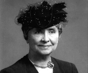 Helen Keller at old age (http://www.thefamouspeople.com/profiles/helen-kell ())