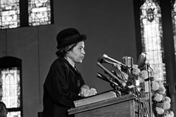 Rosa parks giving a speech. (http://teacher.scholastic.com/scholasticnews/indep ())