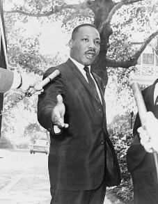  (http://lib.stmarytx.edu/mlk ())