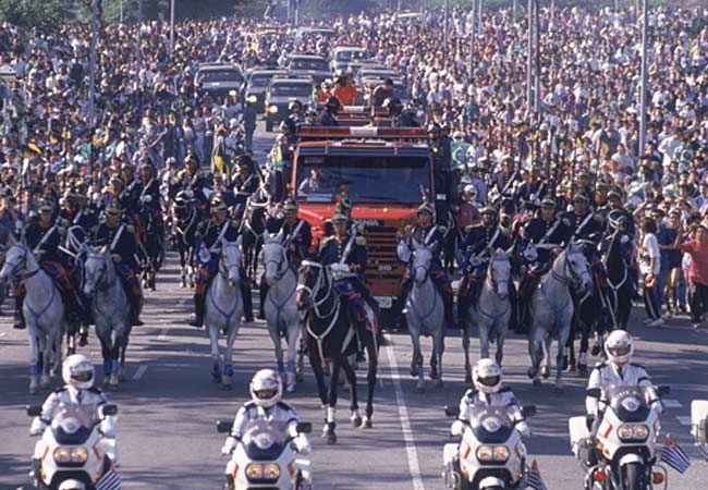 Ayrton Senna's Funeral (https://tobyhusseyreporting.wordpress.com/tag/senna/)