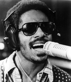 Stevie Wonder  (http://en.wikipedia.org/wiki/Stevie_Wonder ())