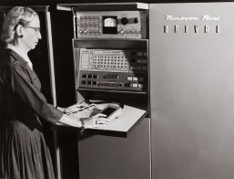 Grace Hopper working (vq.vassar.edu ( Olivia Mancini))