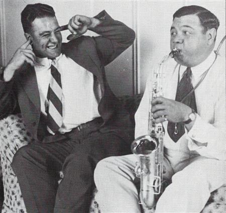 Lou Gehrig messing around with Babe Ruth (www.flickr.com (flickr))