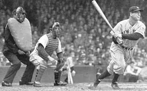 Lou Gehrig hitting a homerun (www.ultimateyankees (ultimateyankees))