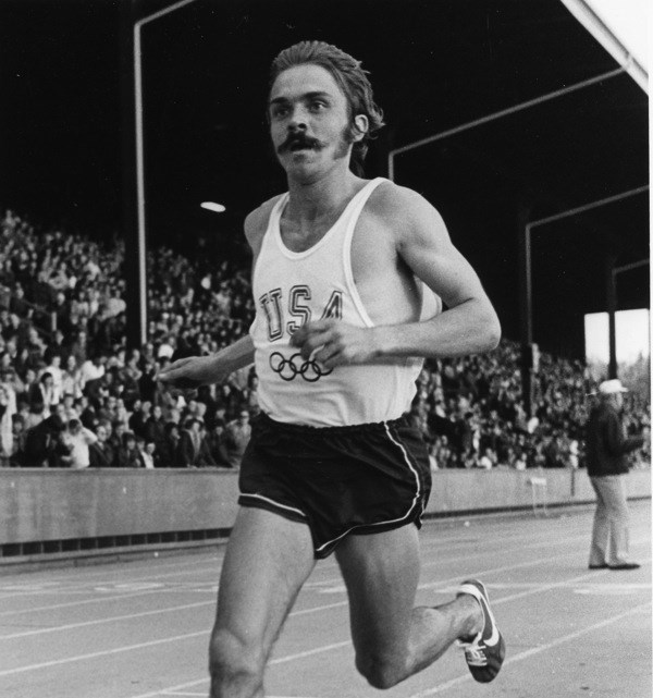 Steve Prefontaine running at Hayward Field.  (yearofletters.com ())