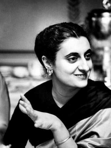 Indira Gandhi at the University Of Oxford (subcontinentalstyle.files.wordpress.com ())