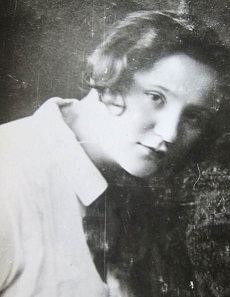 Inna when she was young
