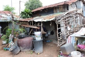 Typical slum house of Pattaya (http://www.handtohandpattaya.com/what-we-do/slum-m (Hand to Hand Foundation))