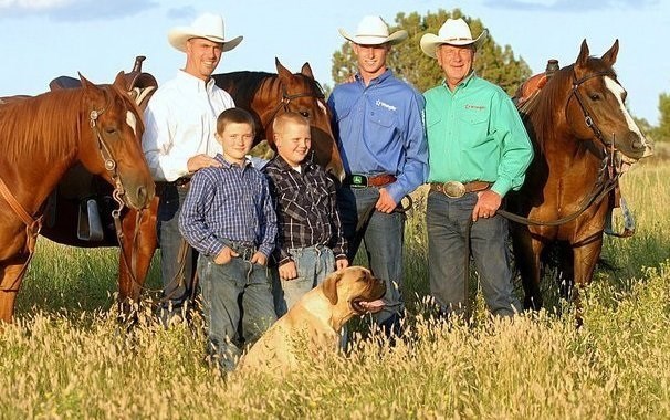 Josh Lyons with his father, brother, and 2 sons. (https://www.google.com/url?sa=i&rct=j&q=&esrc=s&source=images&cd=&cad=rja&uact=8&ved=0ahUKEwitoafDhL)