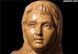 This is a picture of her statue. (www.serze.com (www.serze.com))