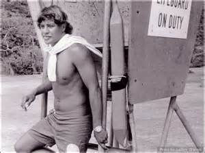 Eddie on Duty (http://www.hawaiimagazine.com/images/content/Eddie_Aikau_childrens_book/Eddie%20Aikau%20lifeguard.jp)