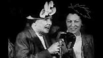 Helen Keller was giving a speech (https://www.youtube.com/watch?v=ARdSEljce6Y ())