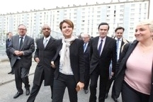 Visiting her former living place in Amiens in 2014 (published in La Croix newspaper in 2014 (La Croix photo reporter))