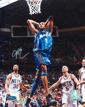 Dunking over the nets old school style. (The Internet)