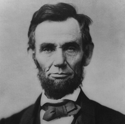 Old photo of <a href=http://www.abrahamlincolnartgallery.com/images/lincoln19.JPG>Abraham Lincoln </a> 