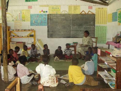 Learning time in a classroom at Children's Town<br>(http://www.globalgiving.com/picture.html?title=&caption=&loca=/pfil/1038/ph_1038_1531.jpg)