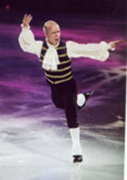 Scott hams it up during Stars on Ice (Photo courtesy of Stars on Ice)