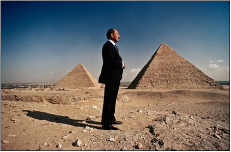 Anwar Sadat at the Pyramids © David Hume Kennerly