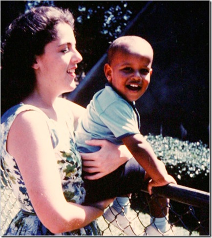 Ann Dunham and toddler Barack Obama (http://www.obamamagazine.com/wp-content/uploads/2008/06/ann-dunham-soetoro-barack-obama.jpg)
