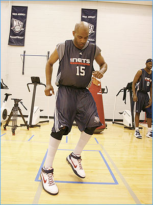 Vince Carter working out.  