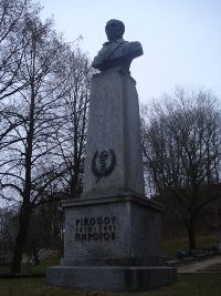 Pirogov Monument in Tartu (http://ru.wikipedia.org/)