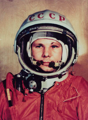 Gagarin going to space (http://www.iisalessandrini.it/progetti/studenti/mfabbri/Tesinamarco/Immagini/gagarin.jpg)