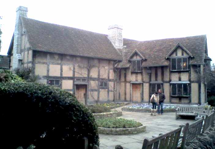 William Shakespeare's house in Stratford-upon-Avon (http://www.solarnavigator.net/history/explorers_history/William_Shakespeare_house_Stratford_upon_Avon.jpg)