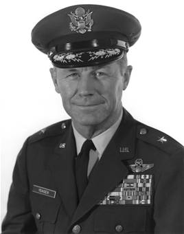 Chuck with all his metals (http://www.bharat-rakshak.com/IAF/History/1971War/Images/ChuckYeager.jpg)