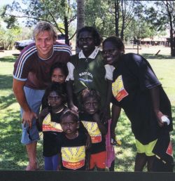 Barunga kids with Ian (Ian Thorpe Foundation for Youth)