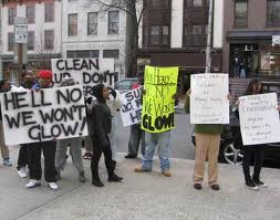 Community Protestors against Chromium 6 Site (http://blog.nj.com/hudsoncountynow_impact/2009/04)