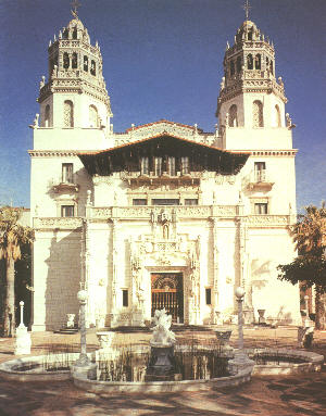 Hearst Castle  (wiki commons)