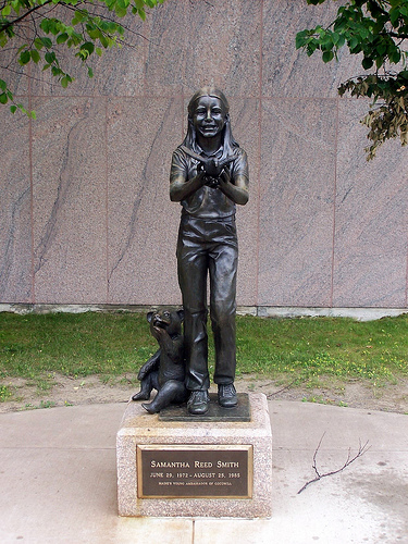 The Statue of Samantha Smith (http://flickriver.com/photos/jstephenconn/27670700 ())