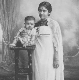 baby Gandhi with his mother (http://www.taj-travel-india-miniguide.com/mahatma- (Sangeeta and Arvind Gurung, Founders, Dharamsala T))