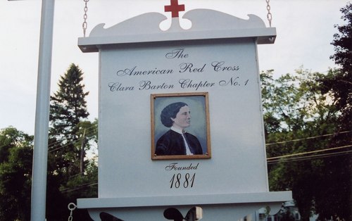 Sign by the house where the Red Cross began. (http://himetop.wikidot.com/american-red-cross-firs ())