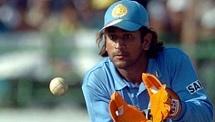  (https://www.sportskeeda.com/cricket/ms-dhoni-debut ())