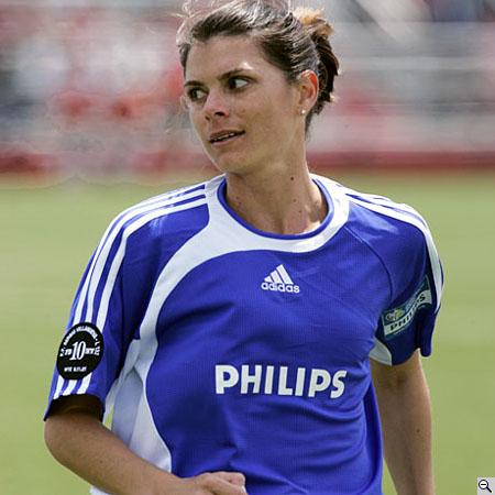 Mia Hamm spara