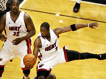 This hurts, but can I play? - Dwyane Wade shares how he played his first  year of college with a torn meniscus - Basketball Network - Your daily dose  of basketball